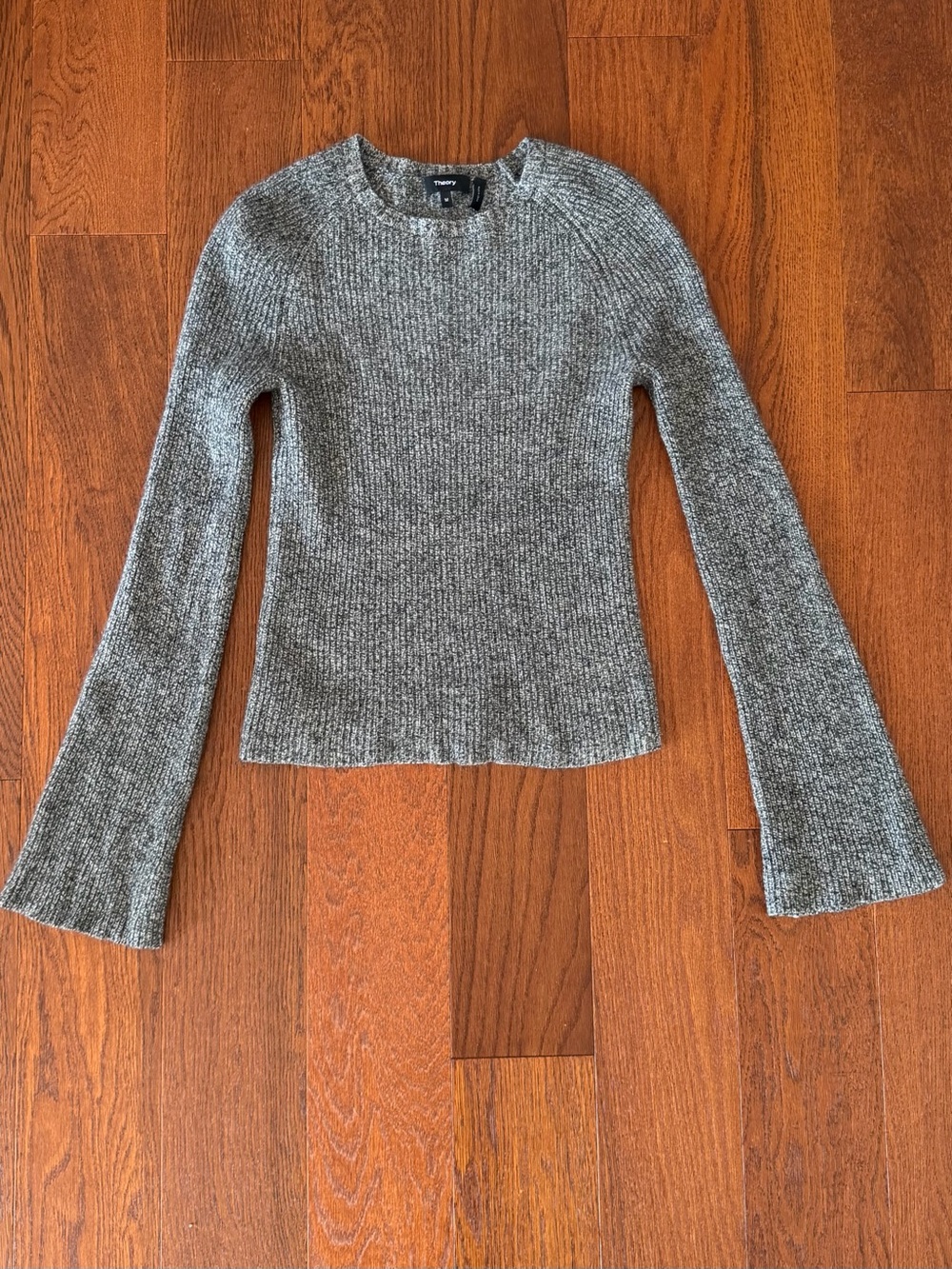Theory Cashmere Crewneck Sweater Gray Ribbed Flared Long Sleeve